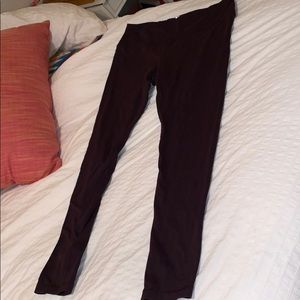 90° maroon leggings